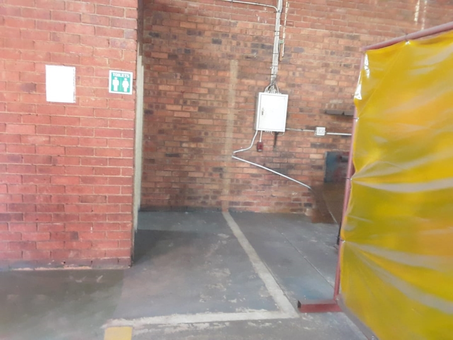 To Let commercial Property for Rent in Oos Einde North West